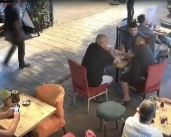 Oturduğu yerde kabusu yaşadı! 'Kimse farkında değil...'